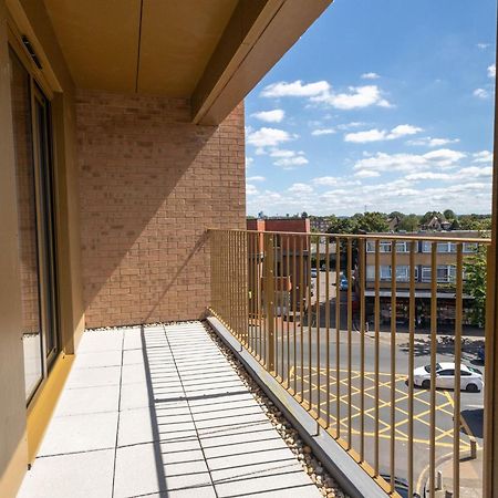 Modern Apartments With Balcony In Merton Near Wimbledon By Sojo Stay Mitcham Exterior foto