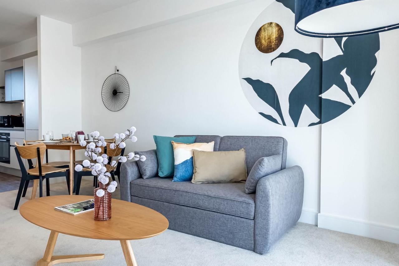 Modern Apartments With Balcony In Merton Near Wimbledon By Sojo Stay Mitcham Exterior foto
