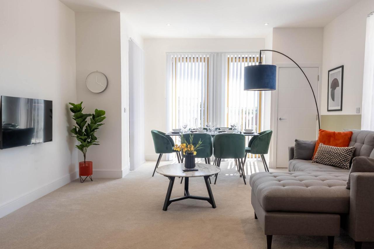 Modern Apartments With Balcony In Merton Near Wimbledon By Sojo Stay Mitcham Exterior foto