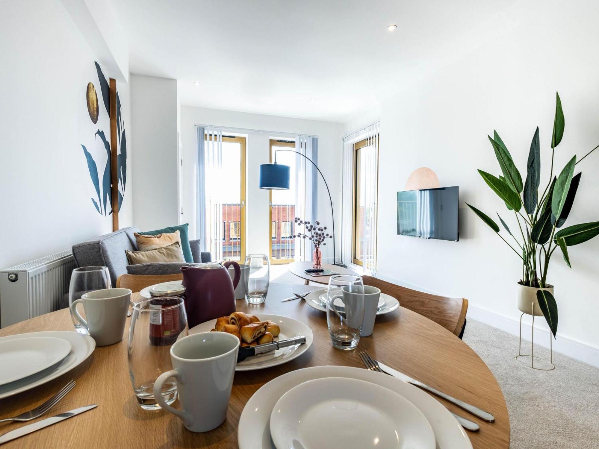 Modern Apartments With Balcony In Merton Near Wimbledon By Sojo Stay Mitcham Exterior foto